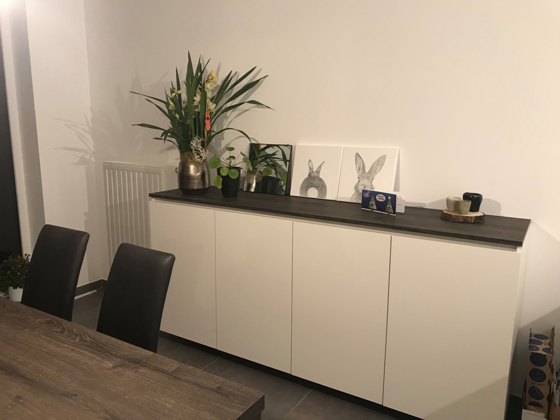 Dressoir met 4 deuren. Indeling naar keuze.